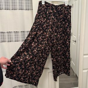 American Eagle Flowy Floral Pants Sixe XL